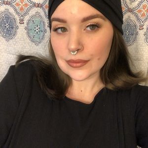 Meet your Posher, Allisee